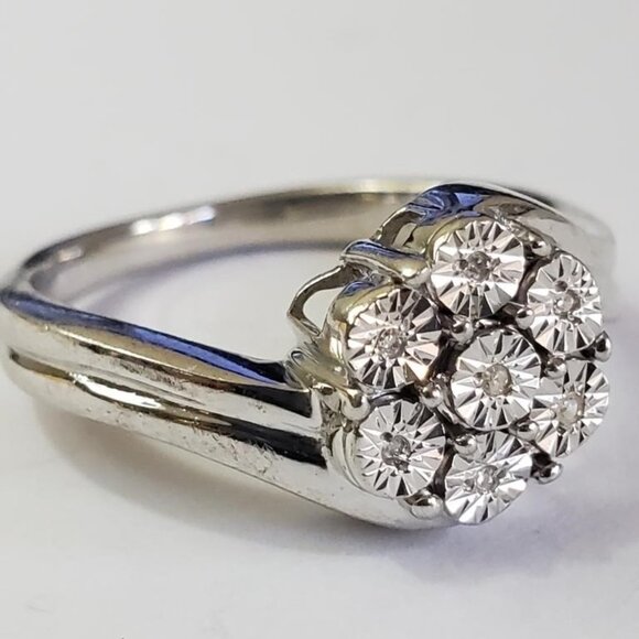 Silver 7 Diamonds Ring (~Size 7) - Picture 2 of 2